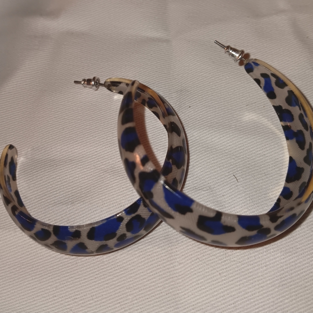 Blue leopard earrings